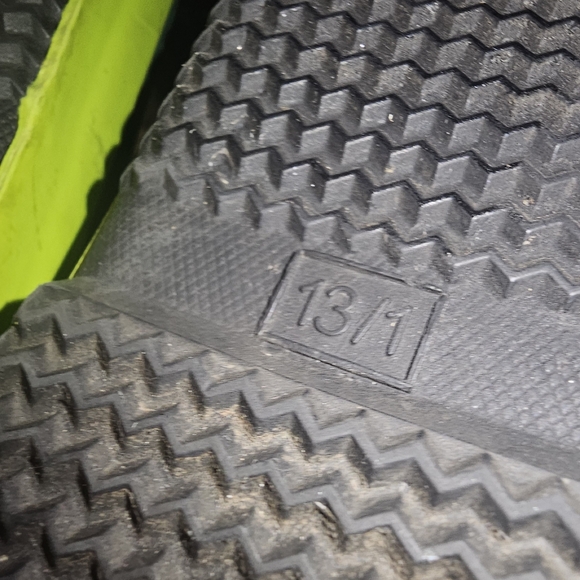 Members Mark Kids Green Dinosaur Rain Boots with Lime Accents - Picture 7 of 9